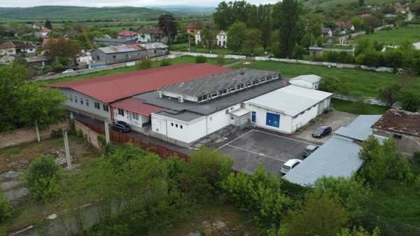 Vand hala productie confectii textile in Calan
