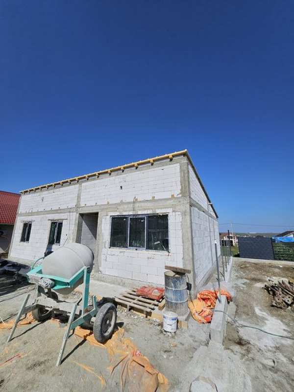 Casa de vânzare finisaje premium!