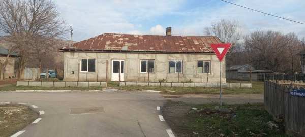 Imobil si teren in zona turistica Greci , Muntii Macin