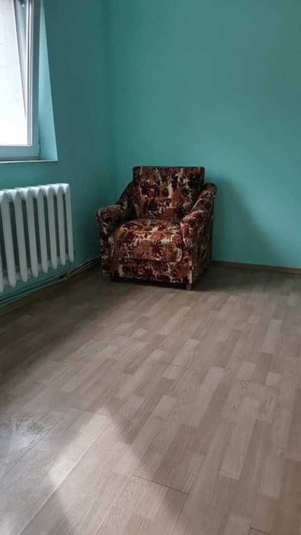 Închiriez garsonieră nemobilata