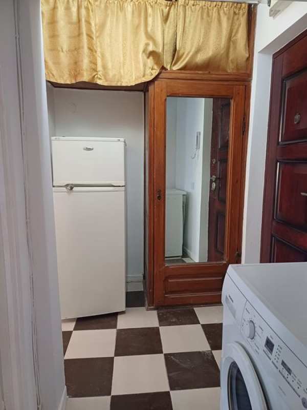 Închiriez garsoniera