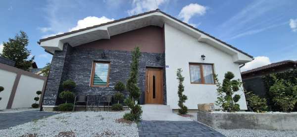 Închiriez casa cartier tineretului oradea