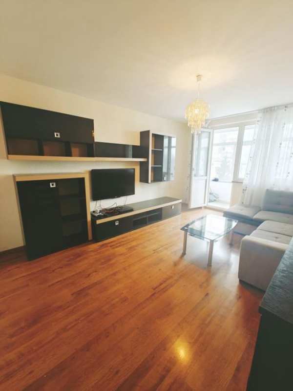 Apartament de închiriat