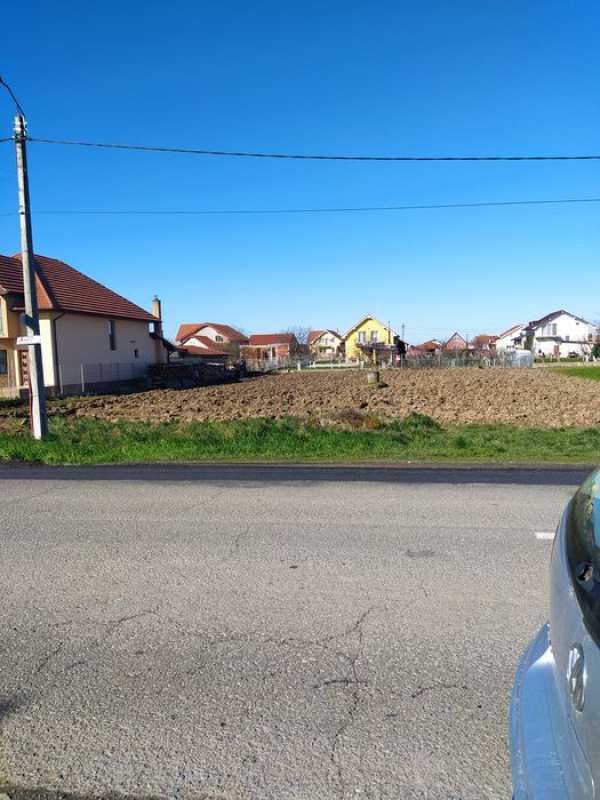 Teren la intrare în lazuri