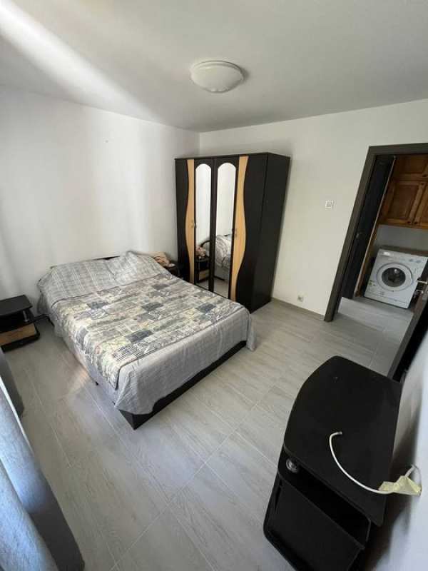 Închiriez apartament 2 camere parter - Piata Mare