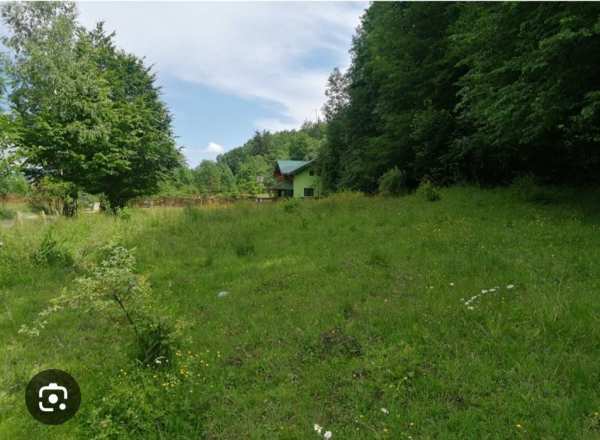 Vând teren intravilan Valea Uzului