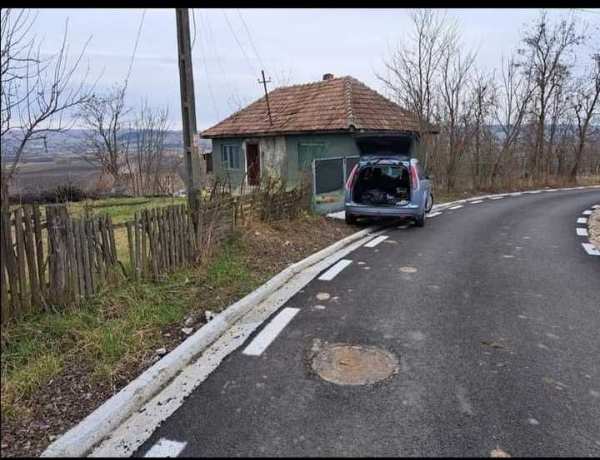 Casa veche de vanzare