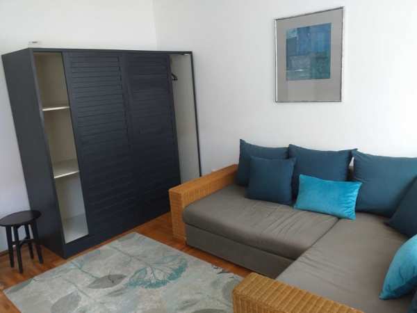 Proprietar inchiriez apartament cu 2 camere zona Piata M.Viteazul