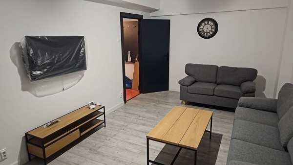 Direct proprietar,ulttracentral 3 camere,renovat,totul nou