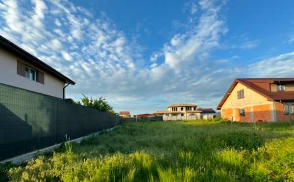 Teren de vânzare la intrarea in Comuna Dobreni, Giurgiu