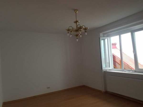 Vand apartament 2 camere