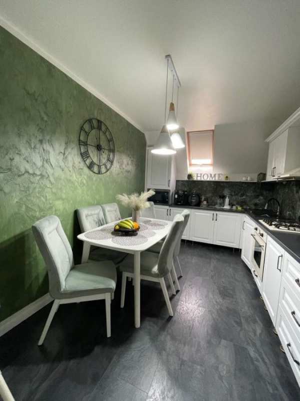 Apartament cu 5 camere etajul 5 cu scara interioara