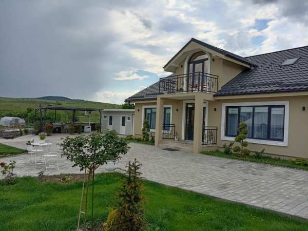 Vand casa la tara, judetul Cluj