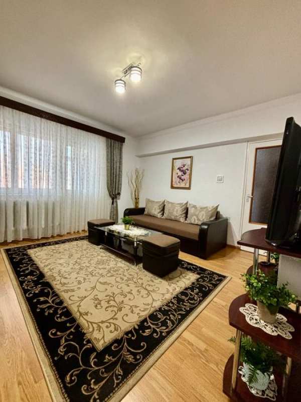Apartament 4 camere și 2 băi, semidecomandat, 78 m2 utili, Blaj