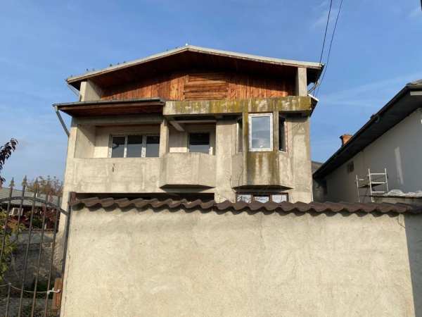 Casa 495 mp cu teren de 1.000 mp in Dragomiresti Deal