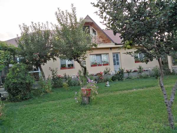 Casă de închiriat la mare de sezon