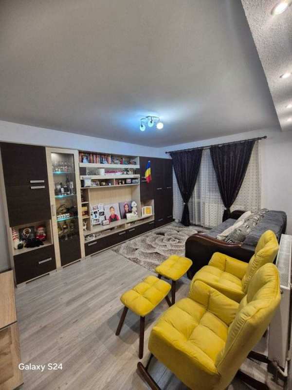 Apartament cu 3 camere