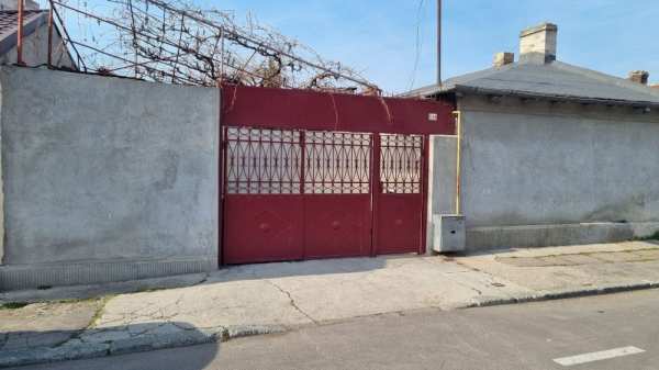 Vand casa zona Stadion