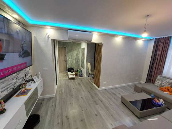 Proprietar Vand Apartament 4 cam 2 bai decomandat zona E3 Parter 80 Mp
