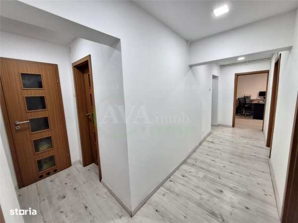 Apartament 4  camere decomandate zona Kaufland-Milcov