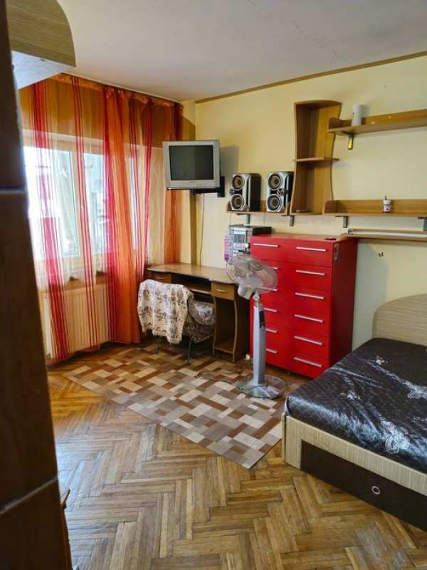 Închiriez garsonieră