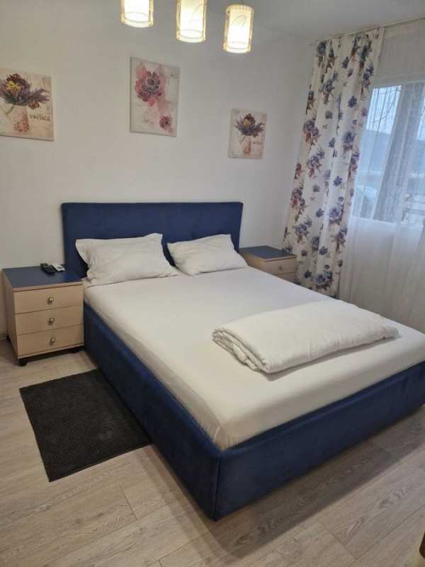 Inchiriez apartament  2 camere confort 1 cu vedere la faleza.