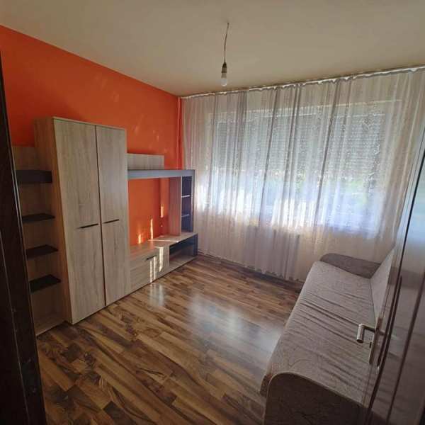 Vand apartment 2 camere, decomandat, in zona Rogerius