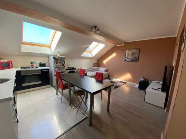 Închiriez ap 4 camere ,str Mircea Eliade zona Recuperare, preț 650 eur