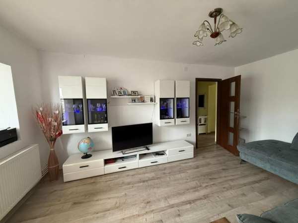 PROPRIETAR -Vând apartament cu 3 camere decomandat -Soarelui!