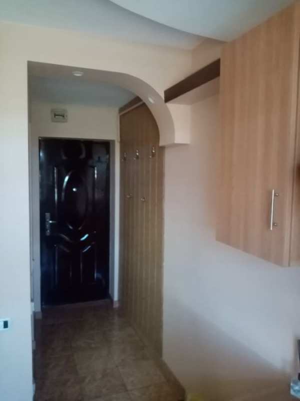Închiriez garsonieră