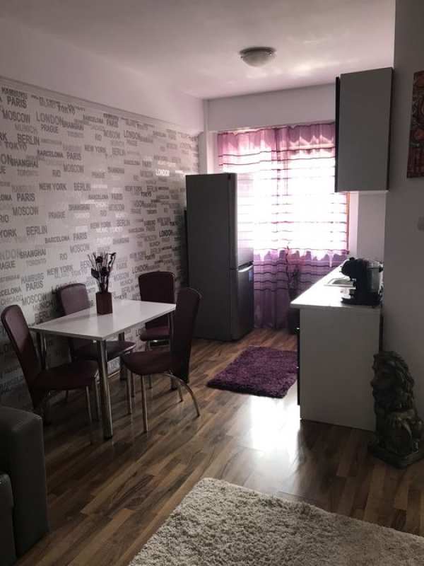 Inchiriez apartament 2 camere,42mp,Cartier Orizont 2 Paleu