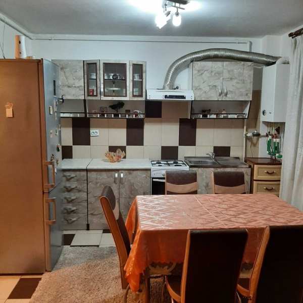 Vand apartament 4 camere