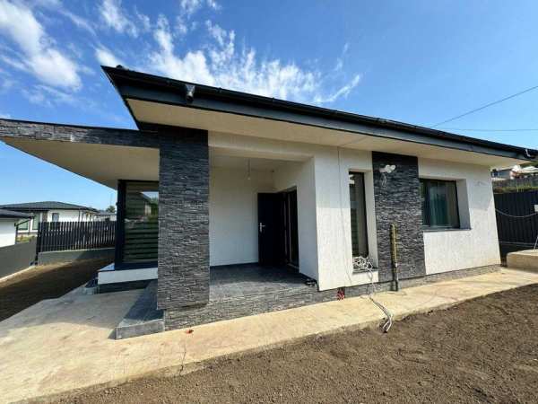 Casa de inchiriat cu gradina