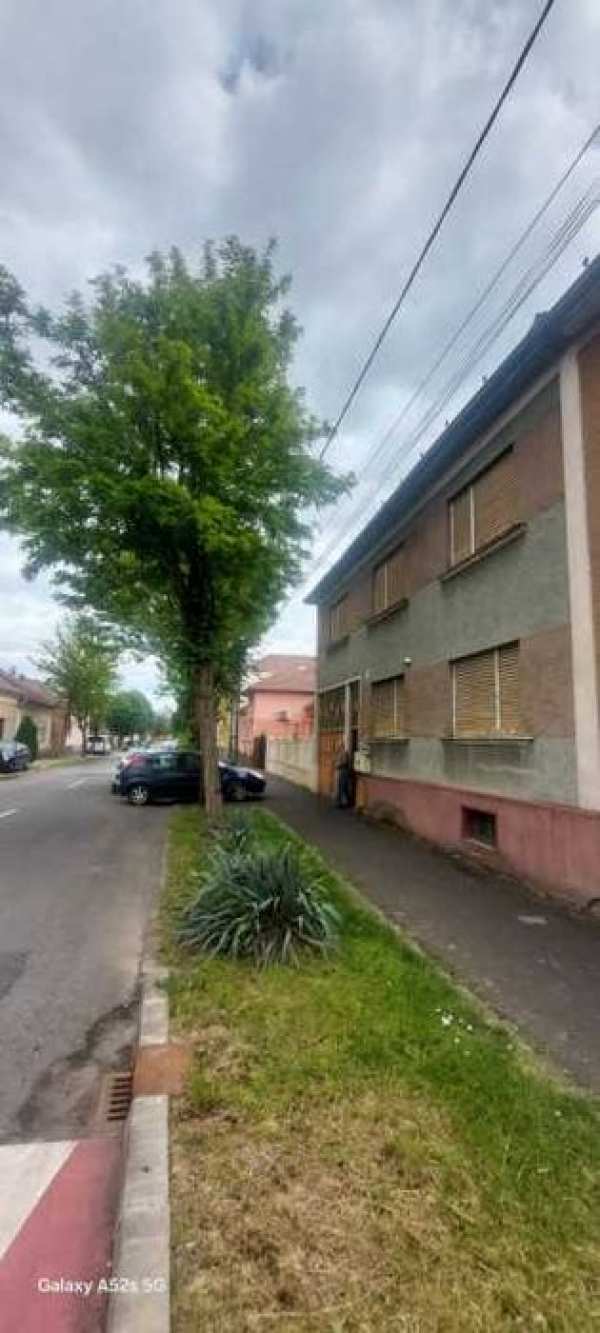 Vând Casă Tip Duplex, 4 Camere – Zona 14 Mai / Anton Pann