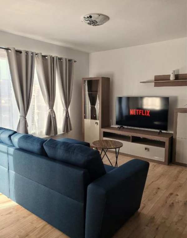 Studio Top City Coresi Chirie