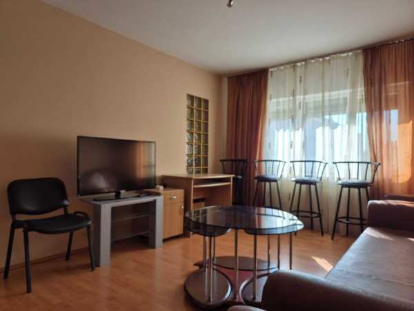 Proprietar închiriez apartament cu 2 camere situat la Podgoria