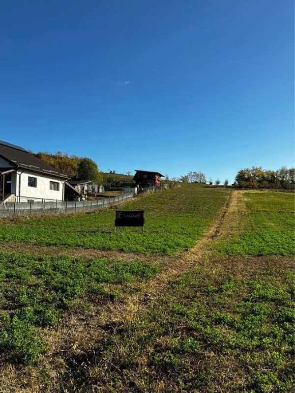 Teren intravilan de vânzare pe Valea Călinești 1.675 mp