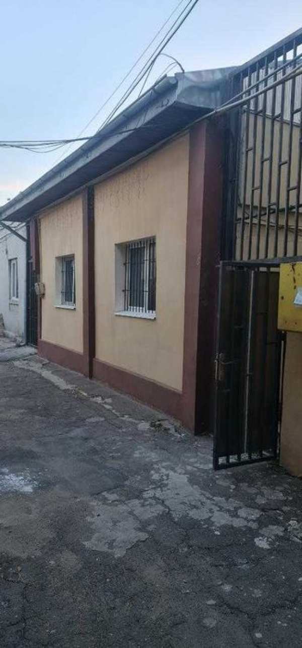 De inchiriat casa 3 camere, pozitie ultracentrala