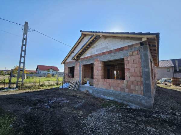Casa de vanzare Str.Nucului Alesd