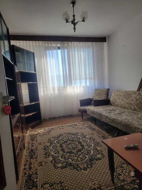 Vand Apartament cu 4 Camere