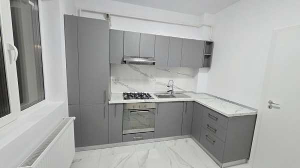 Închiriez apartament 3 camere
