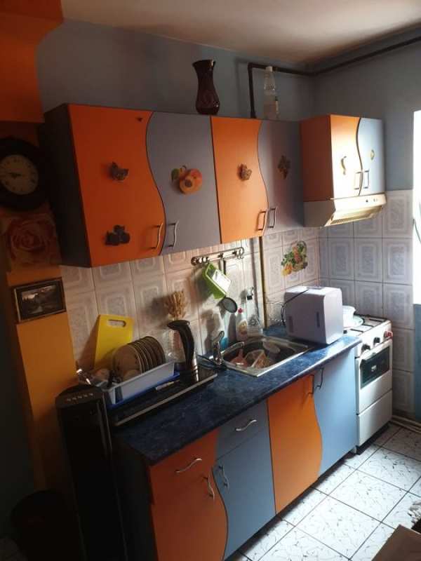 Ofer pt închiriere garsonieră cf 1 în tg jiu zona Diana, aleea castani