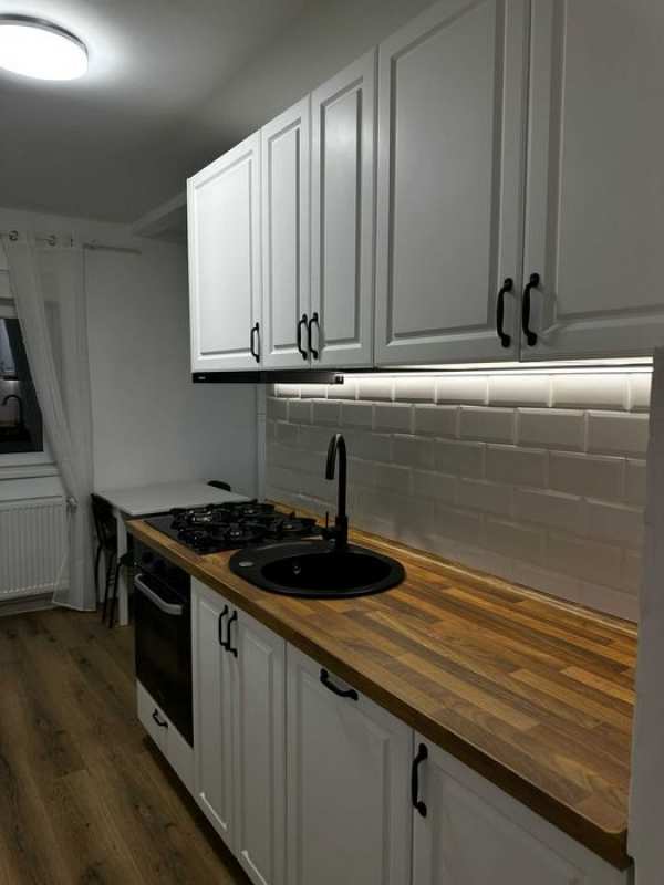 Apartament 4 camere, 2 bai, semi-central RENOVAT COMPLET - PROPRIETAR!