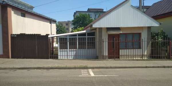 Proprietate in zonă centrală - Roman