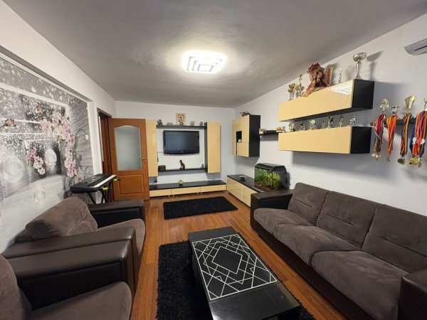 Ap.3 cam.decom. complet renovat,mobilat și utilat