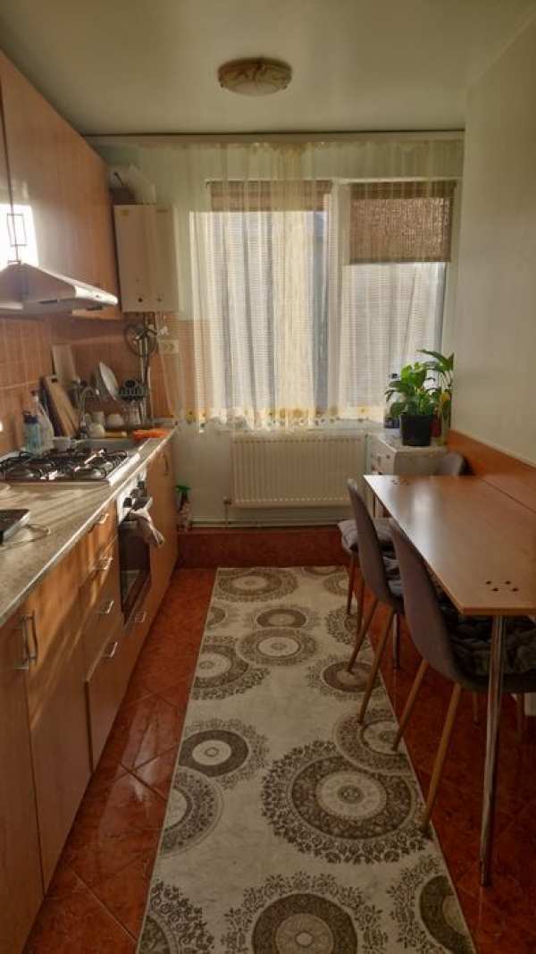 Apartament cu trei camere
