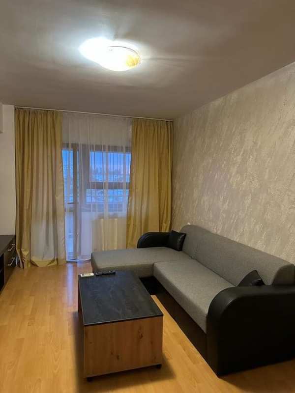 Inchiriez apartament