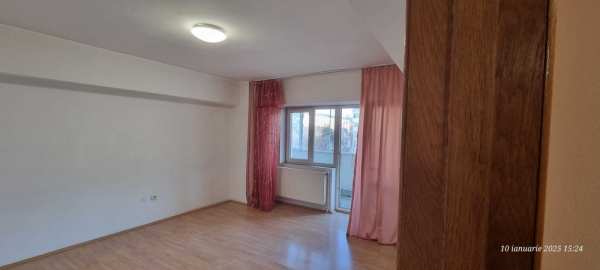 de vanzare apartament 4 camere, parcul Florilor