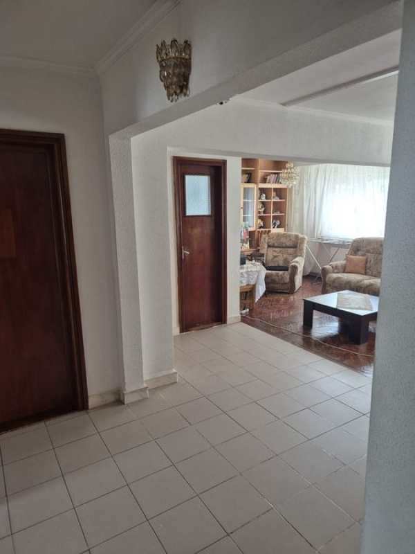 Inchiriez apartament 3 camere