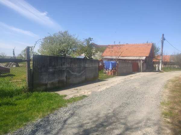Teren de vanzare